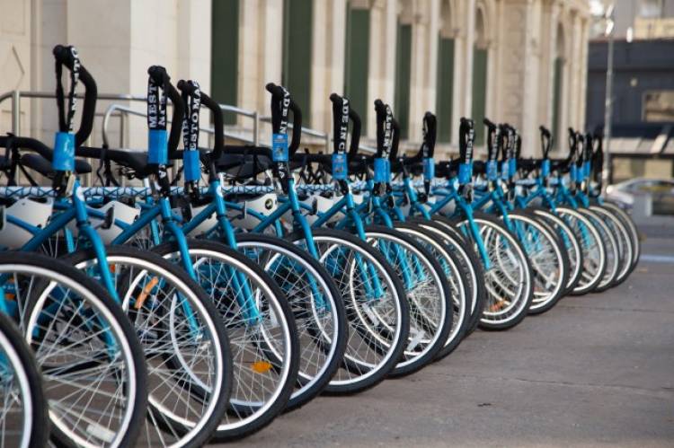 La UNL entrega 25 bicis a sus estudiantes