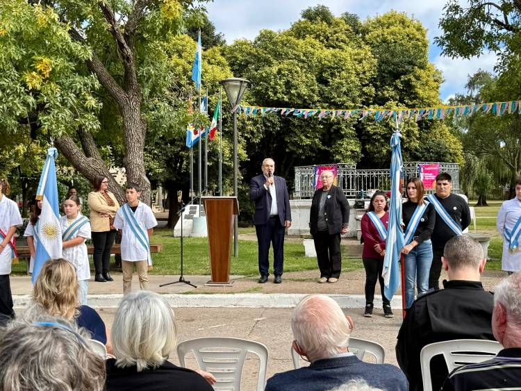 Alcides Calvo presente en las fiestas patronales de Vila