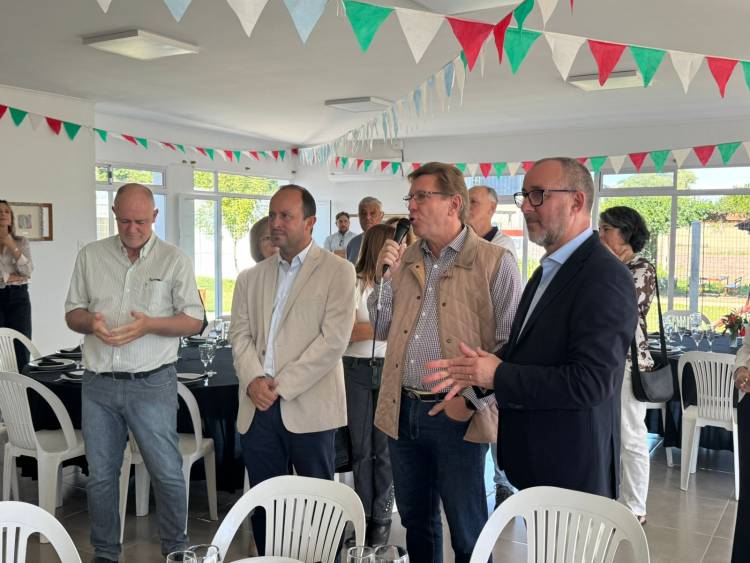 Para Borla el hermanamiento entre San Justo y Arluno trasciende lo protocolar