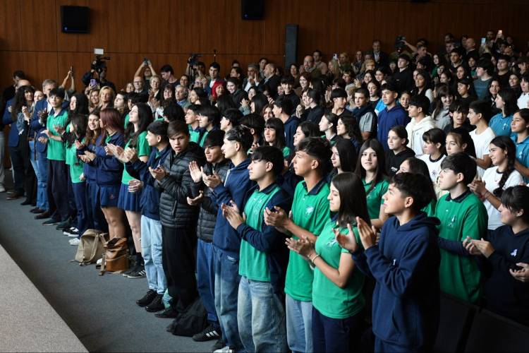 Más de 250 estudiantes prometieron lealtad a la Constitución Nacional en la ciudad