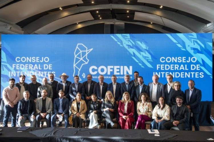 Intendentes de todo el país reclamaron en Rosario una distribución equitativa de fondos y mayor federalismo