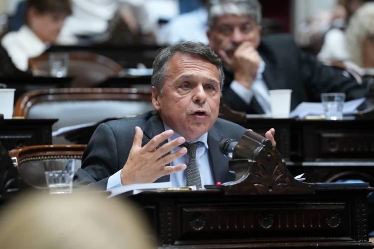 Giuliano: "Los peajes sin control son una carga para las econompías regionales y los usuarios"
