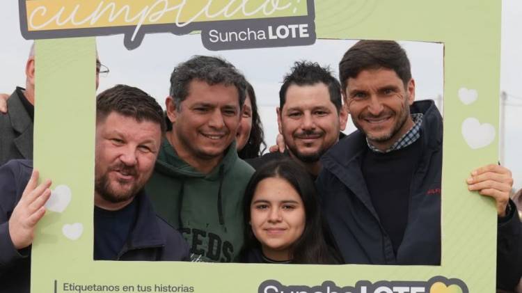 Pullaro en Sunchales: “La obra pública es desarrollo, igualdad y trabajo” dijo al entregar 328 lotes que darán origen a un nuevo barrio