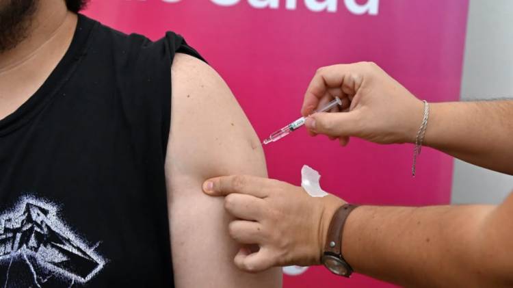 Salud: la campaña de vacunación antigripal ya alcanzó a casi 350.000 santafesinos
