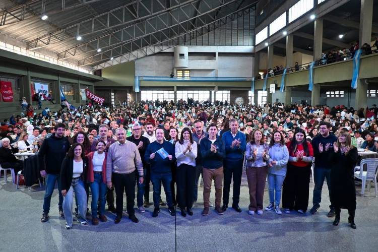 Unidad y protagonismo: multitudinario encuentro patrio del socialismo santafesino