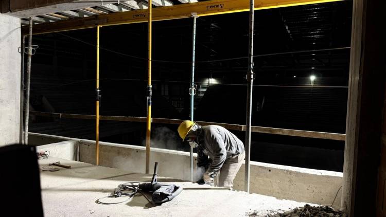 Arrancaron los trabajos nocturnos: Provincia acelera la construcción del Estadio Multipropósito del CARD para los Juegos Suramericanos