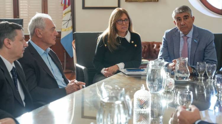 Región Centro: Santa Fe, Entre Ríos y Córdoba firmaron un acuerdo para reconocer documentos oficiales sin trámites adicionales