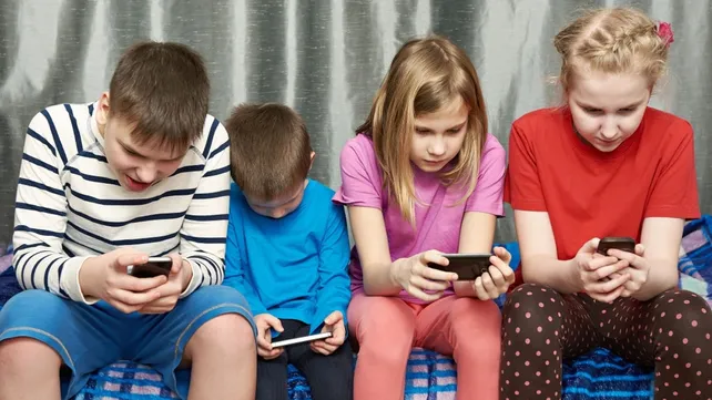 Pantallas y miopía infantil: un oftalmólogo santafesino trae desde París la advertencia que recorre el mundo