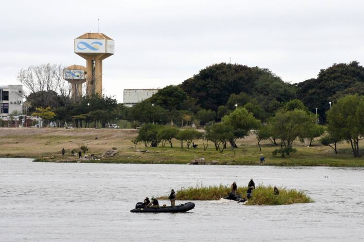 La Municipalidad coordina un plan de trabajo para retirar los embalsados de la Laguna Setúbal