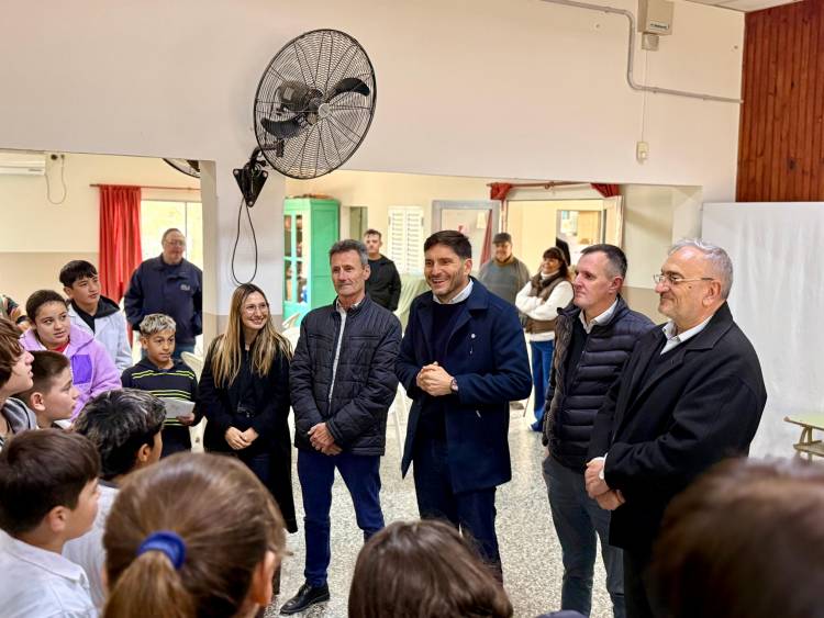 Maximiliano Pullaro visitó el dpto. Castellanos