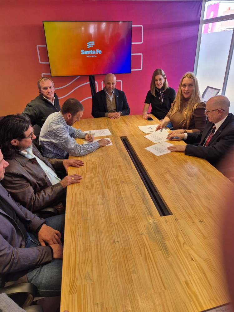 Las Regionales santafesinas de la UTN firmaron un acuerdo de vinculación tecnológica con la provincia en Agroactiva