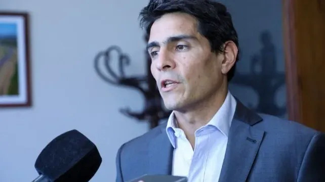 La mirada de un especialista santafesino sobre Adorni, el "dinero en negro" y el régimen de inocencia fiscal