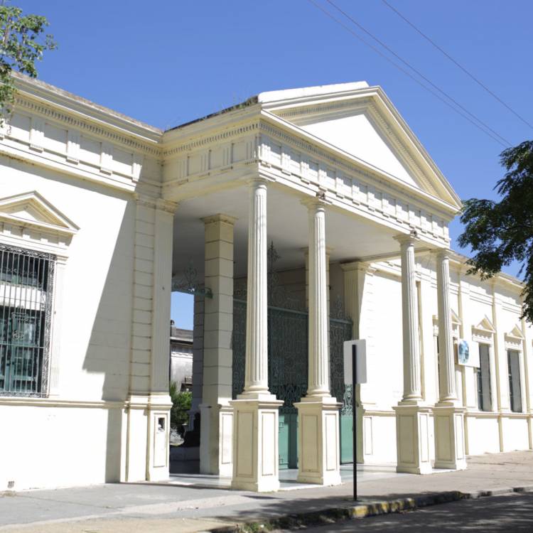 El Cementerio Municipal modificará sus horarios por el Día del Padre