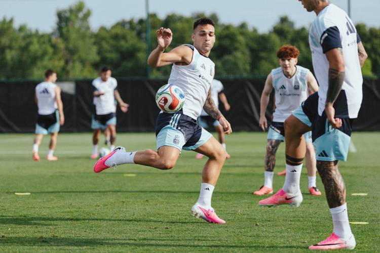 Con la presencia de Messi, Argentina se entrenó con la mirada puesta en Austria
