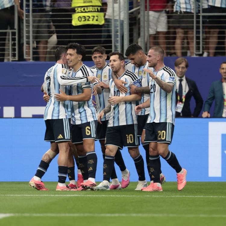 Mac Allister: "Sabíamos que iba a ser un partido duro, pero por suerte salió bien"