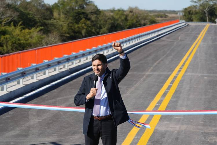 Pullaro inauguró el puente sobre arroyo El Pindó: “Dijimos que íbamos a priorizar el norte y hoy eso es una realidad”