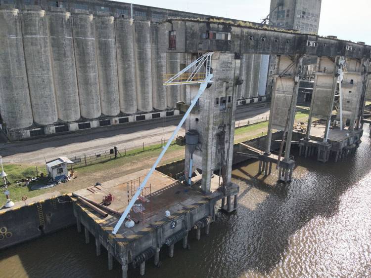 Pullaro impulsa una inversión sin precedentes para transformar el Puerto Santa Fe