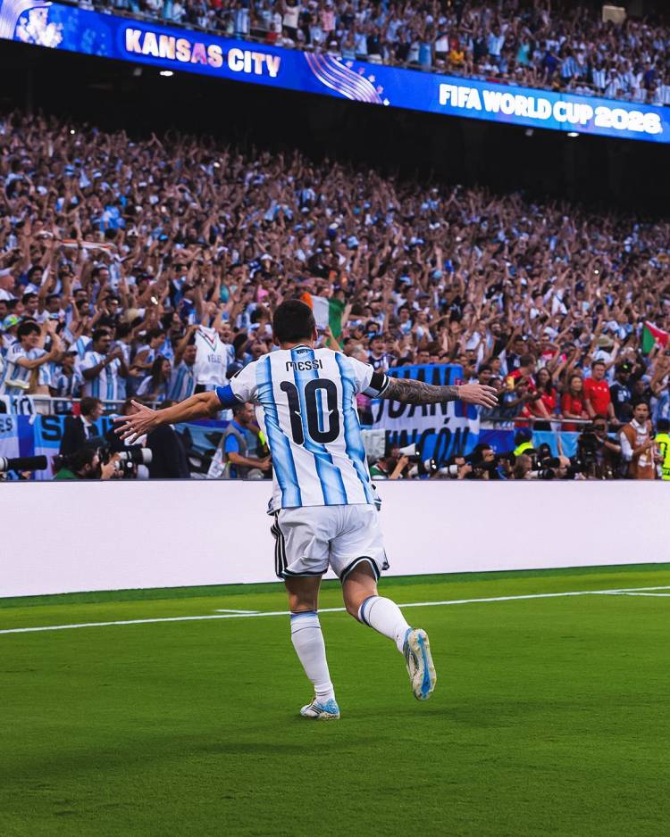 Por qué la Selección argentina usa brazalete negro en el partido ante Suiza