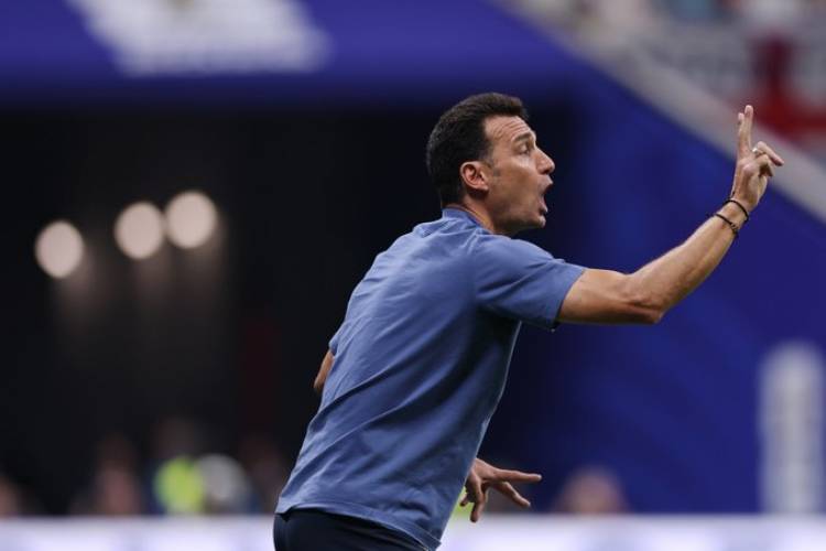 Scaloni emocionado tras la clasificación: “Estoy sin palabras, esta gente nos lleva a ganar”