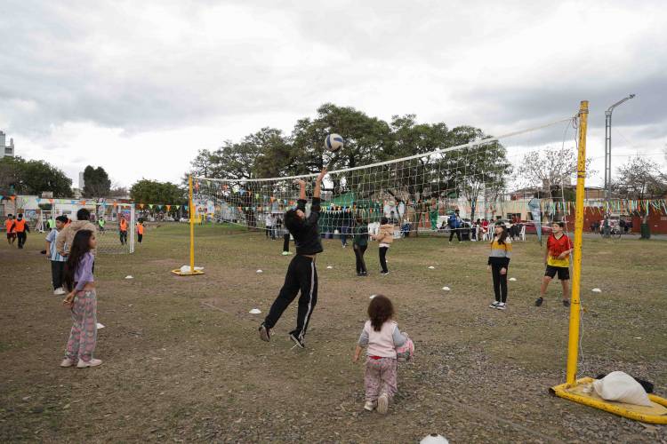 La Municipalidad promovió una jornada lúdica para vecinos y vecinas en la Mitre
