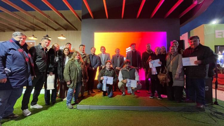 Santa Fe reconoció a 27 cabañas por su aporte a la excelencia genética en la Expo Rural de Palermo