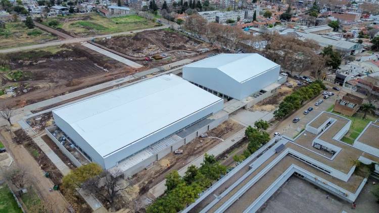 Juegos Suramericanos 2026: el Centro Acuático de Rosario ya luce sus piletas con agua a al espera de los competidores