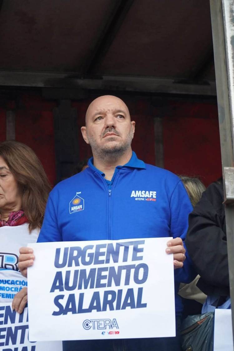 Amsafé participó de la masiva movilización en defensa de la educación pública 