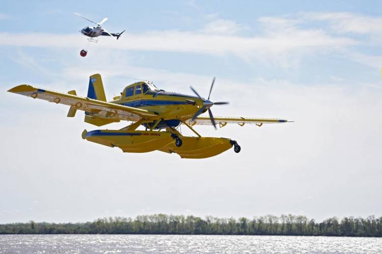 La nueva flota aérea de Santa Fe para combatir incendios realizó con éxito las primeras pruebas