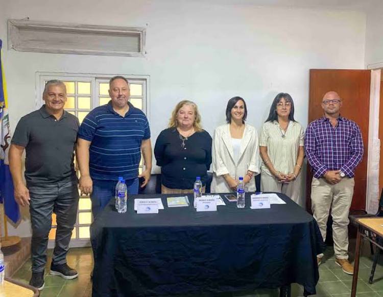 Concejales de Sauce Viejo denunciaron que hace dos meses no cobran sus sueldos y apuntaron contra la intendencia