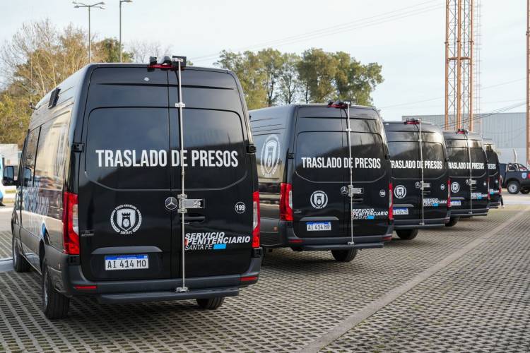 Santa Fe incorporó más vehículos 0 km para reforzar los traslados del Servicio Penitenciario