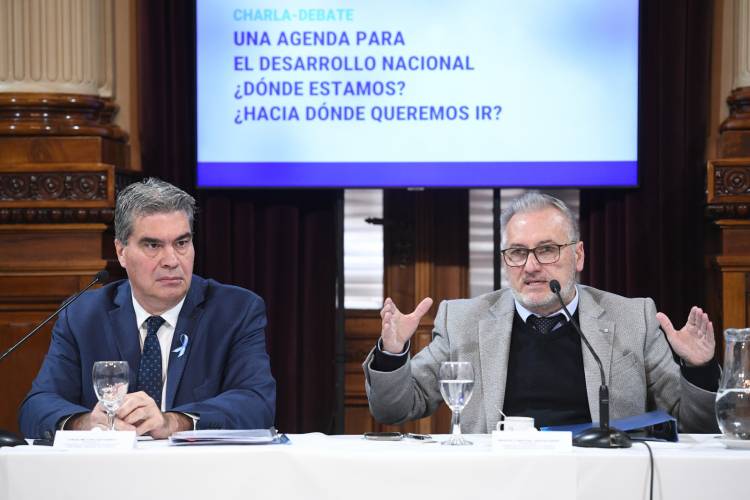 Lewandowski: "Sin aparato productivo en pie, no hay desarrollo nacional"