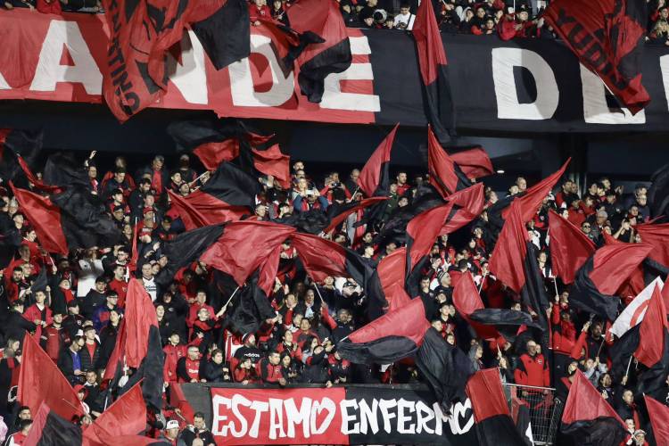 Newell's venció a Riestra y se acerca a la punta de su zona