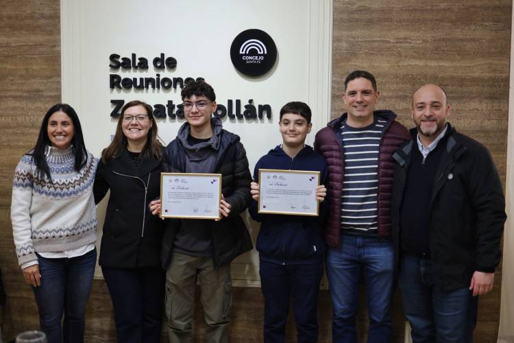 El Concejo distinguió a jóvenes estudiantes que representaron a Santa Fe en olimpíadas de matemática