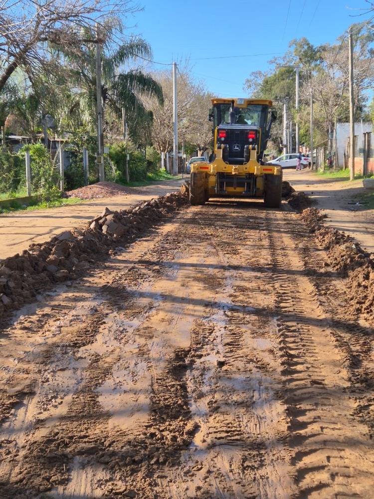 La Municipalidad reacondiciona calles de Alto Verde y Colastiné Sur para mejorar la transitabilidad 