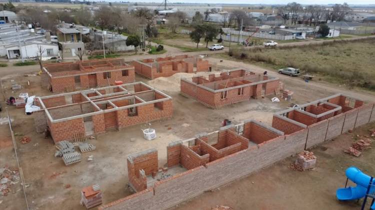 La Provincia avanza con la construcción de 10 viviendas en San José de la Esquina
