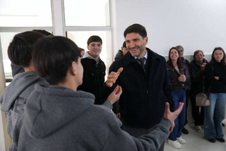 Pullaro inauguró la renovación del Centro de Salud Los Pinos, en Villa Amelia, y la provincia invierte $ 2.470 millones en otros cuatro efectores