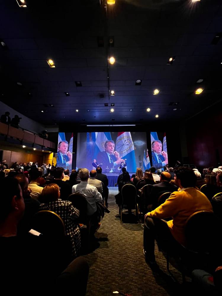 Sergio Massa en Rosario acompañó el lanzamiento de la candidatura a gobernador de Diego Giuliano