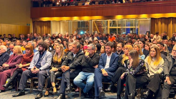 Sergio Massa en Rosario acompañó el lanzamiento de la candidatura a gobernador de Diego Giuliano