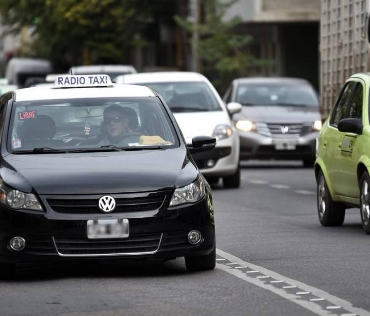 La Municipalidad abre la inscripción para acceder a 380 licencias de taxis y remises