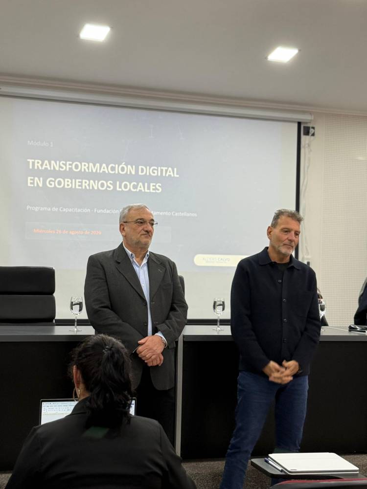 Calvo acompañó la capacitación de la Fundación SEOM de herramientas digitales e IA