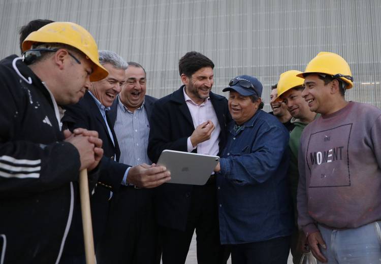 Pullaro anunció con Poletti y Garibaldi la realización del primer kilómetro de la Costanera del Salado