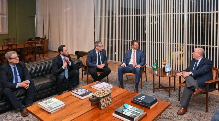 Diputados argentinos se reunieron en Itamaraty con el canciller de Brasil Mauro Vieira