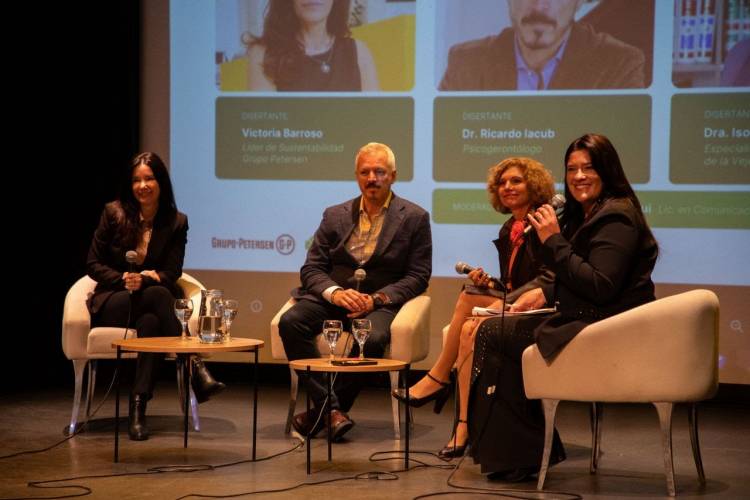 Banco Santa Fe reunió a 200 adultos mayores en una jornada sobre autonomía financiera y longevidad