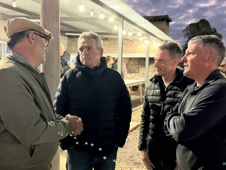 Agustín Rossi visitó la Expo Rural de San Javier