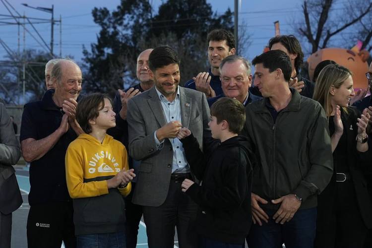 Juegos Suramericanos: Pullaro inauguró la pista de atletismo más moderna de la Argentina