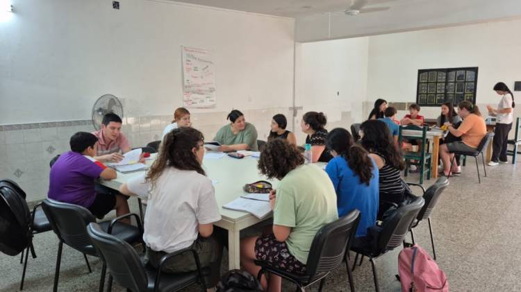 Plan FinEs 2026: desde hoy y hasta el 23 de septiembre estudiantes de escuelas santafesinas podrán inscribirse para terminar la secundaria