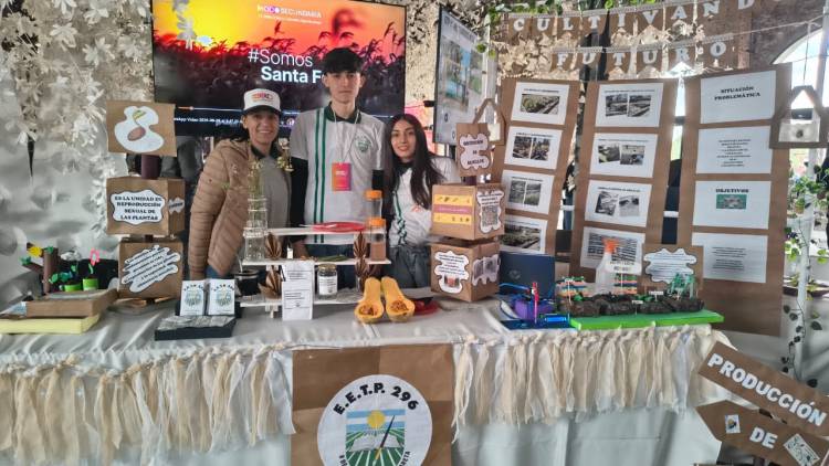 Escuelas agrotécnicas mostraron en la Feria de Proyectos el impacto de "Modo Secundaria" de la Fundación Banco Santa Fe 