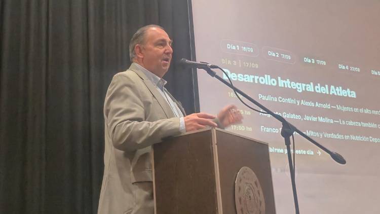 El intendente Poletti abrió el Congreso “Educación para el Deporte”