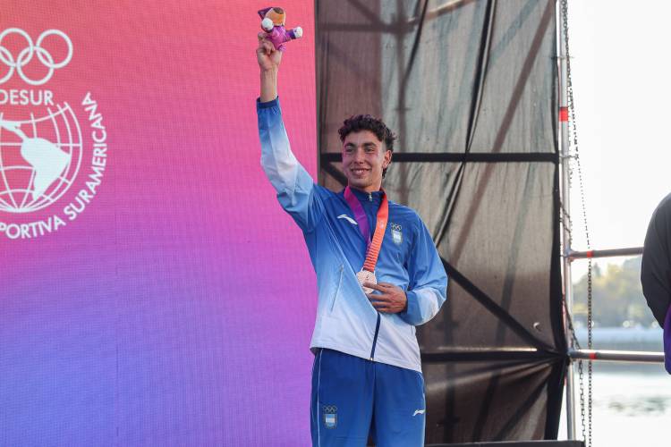 Fiesta en la Setúbal: Santa Fe celebró doble oro en Sup y medallas en remo y triatlón