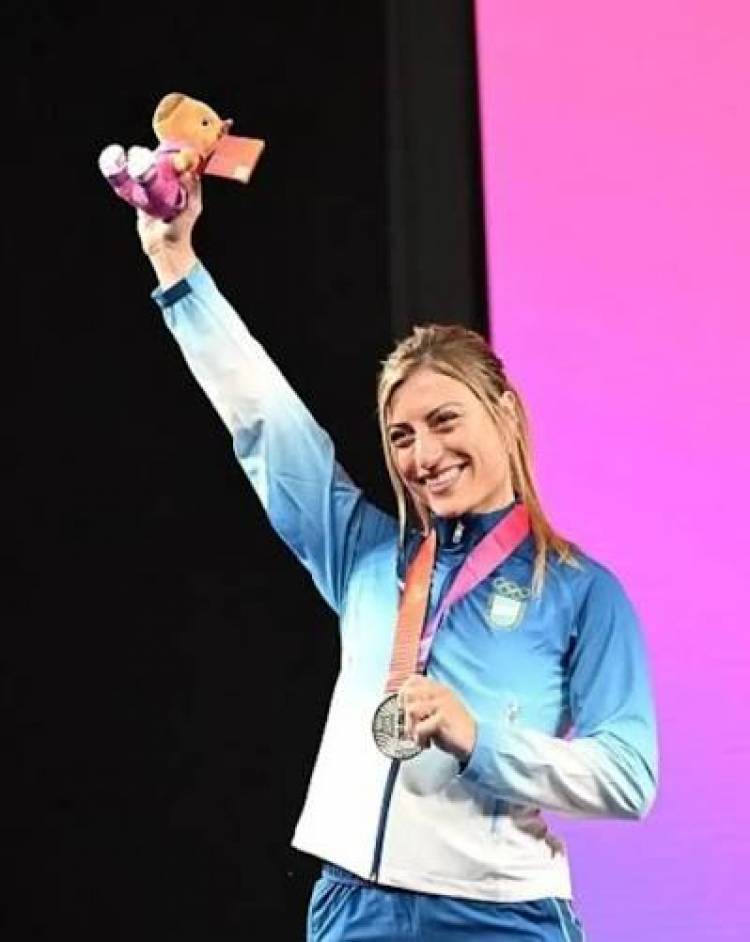 María Luz Casadevall medalla de plata en levantamiento de pesas en los Suramericanos 2026